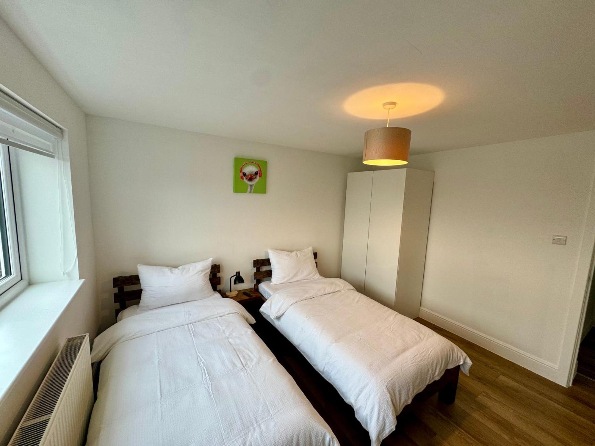 Florina S House 4 Bedrooms Villa Rugeley Exterior foto