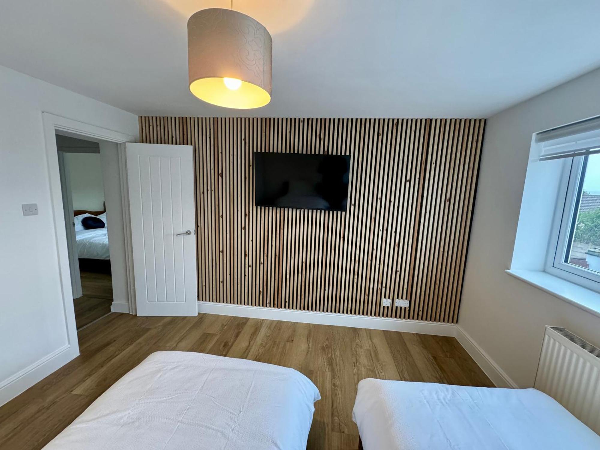 Florina S House 4 Bedrooms Villa Rugeley Exterior foto